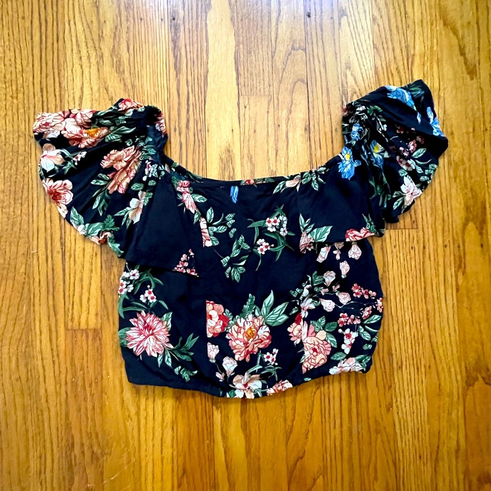 NWOT Xhilaration cropped off the shoulder top